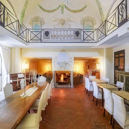 Sleeps 9 Air Con Апартаменты
