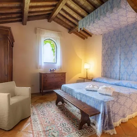 Sleeps 9 Air Con Апартаменты *